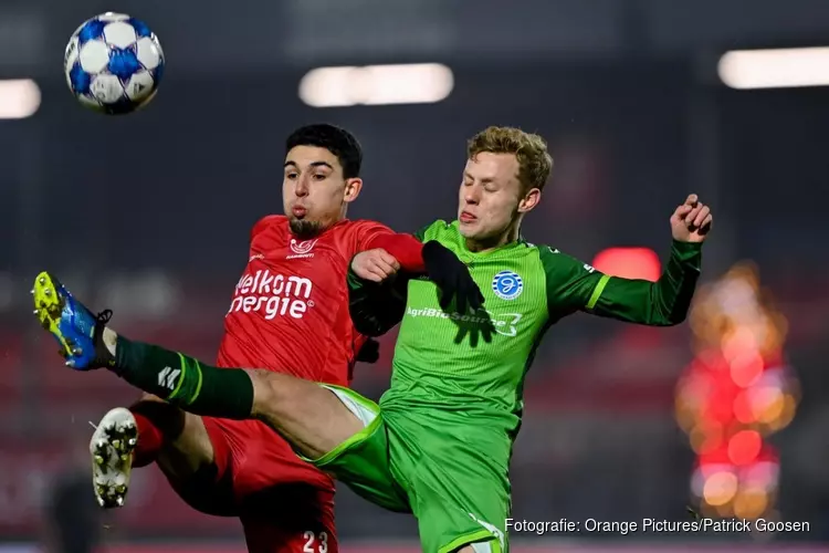 Almere City FC wint topper tegen De Graafschap in uiterste slotfase