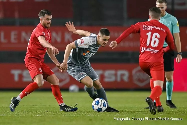 FC Volendam wint, titel verder uit zicht voor Almere City FC